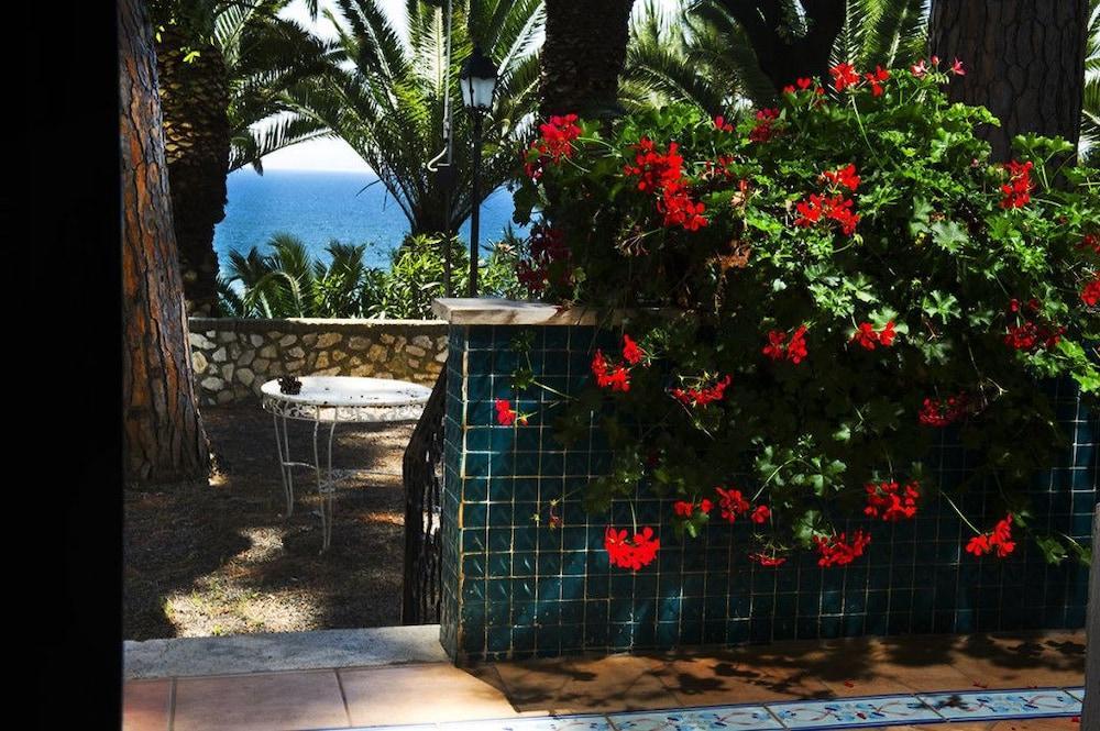 Grande Albergo Miramare Formia Esterno foto