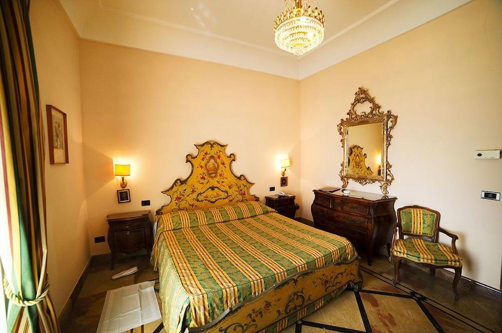 Grande Albergo Miramare Formia Esterno foto