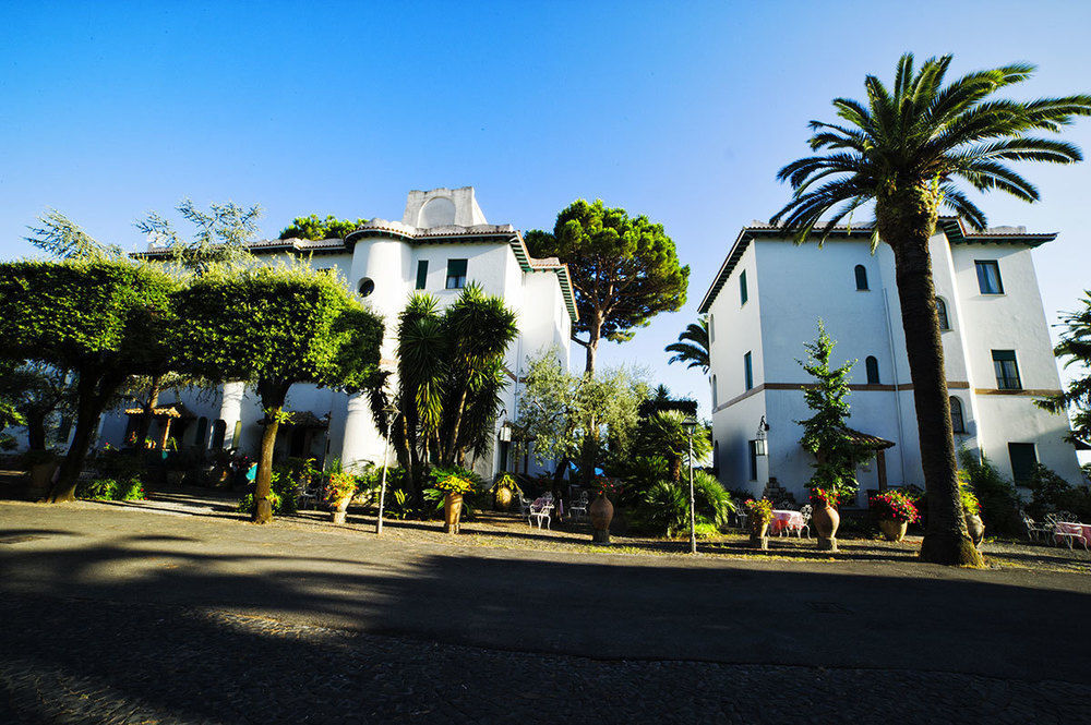 Grande Albergo Miramare Formia Esterno foto