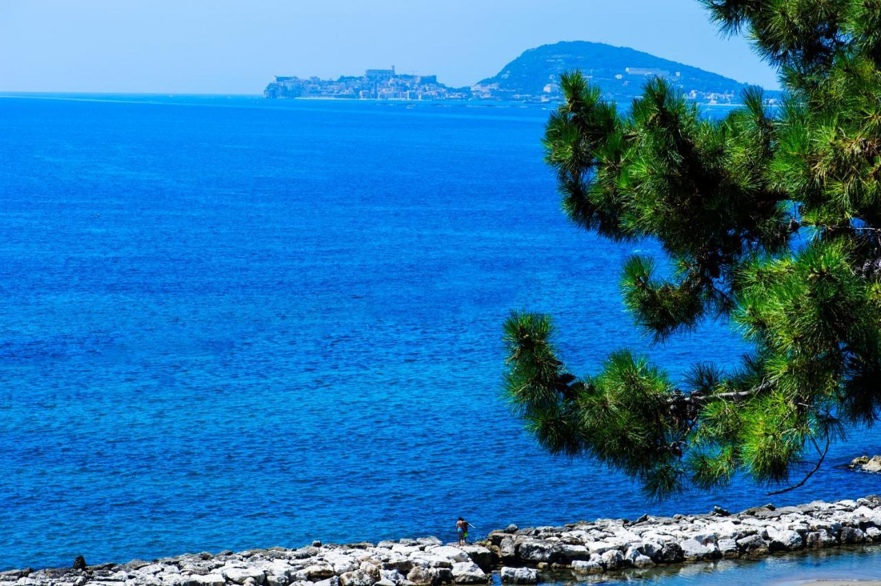 Grande Albergo Miramare Formia Esterno foto