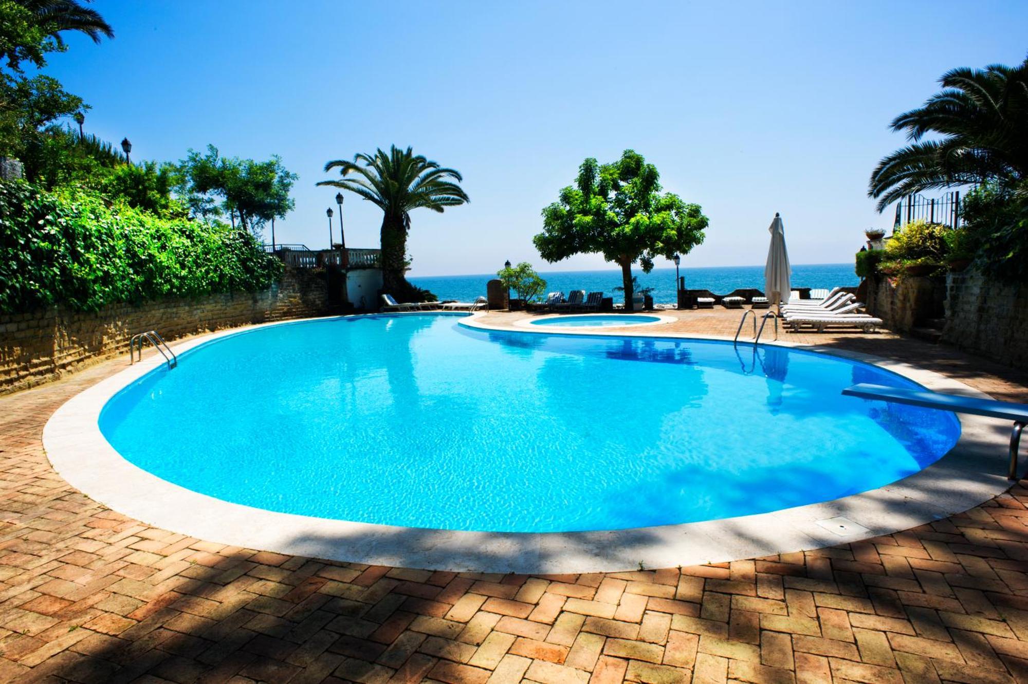 Grande Albergo Miramare Formia Esterno foto