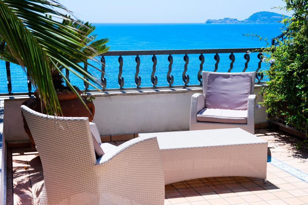 Grande Albergo Miramare Formia Esterno foto
