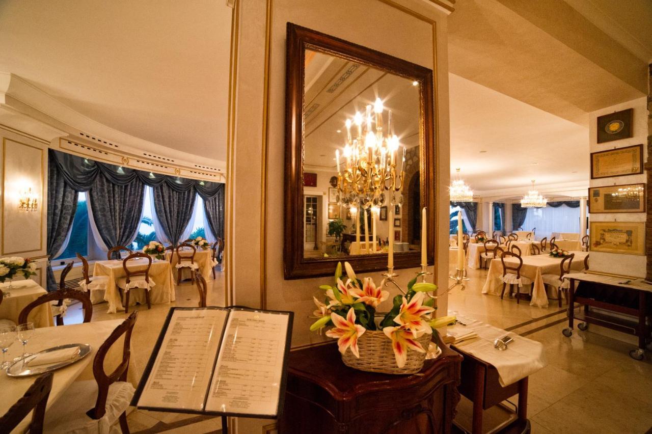 Grande Albergo Miramare Formia Esterno foto