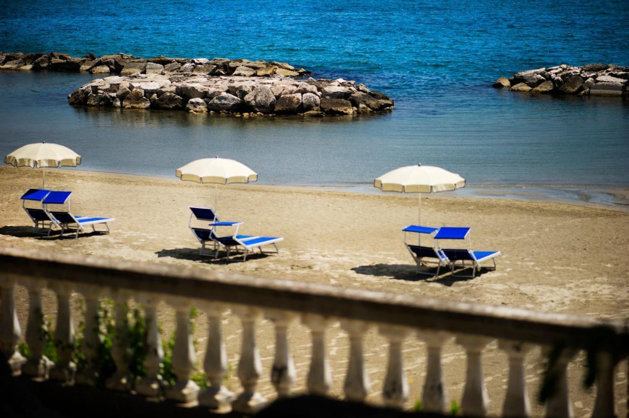Grande Albergo Miramare Formia Esterno foto