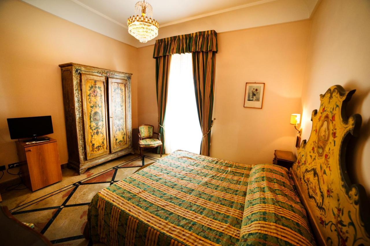 Grande Albergo Miramare Formia Esterno foto